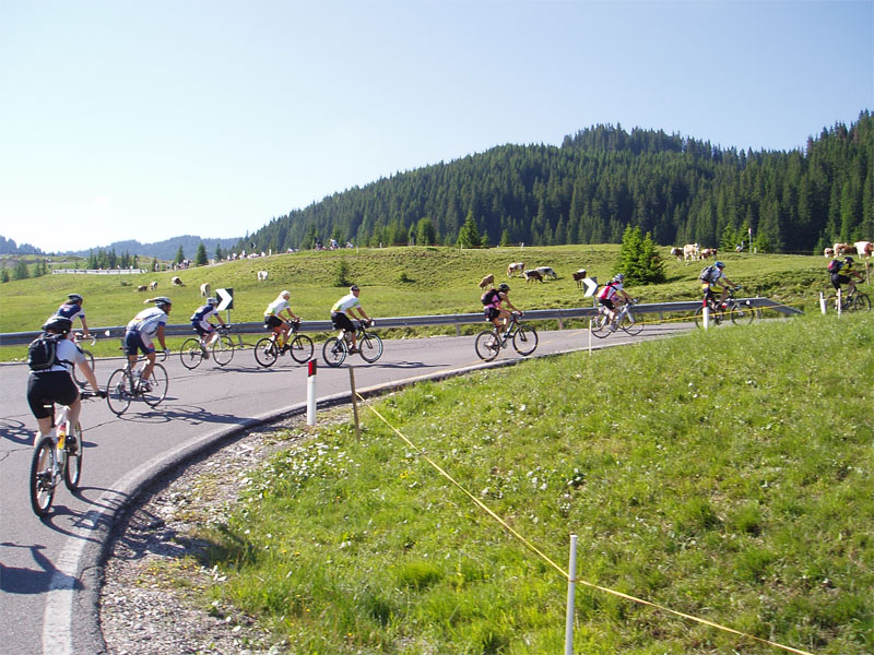 gal/2010/07 - Sella Ronda Bike Day 2010/05 - SellaRonda_Bike_Day/02_sul Passo Campolongo/5P6270149-01.jpg